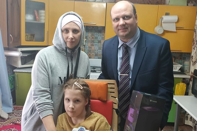 Илья Мишанин принял участие в акции «Елка желаний» Илья Мишанин принял участие в акции «Елка желаний»